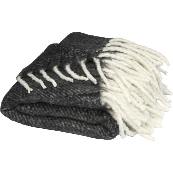 Solid Black - Lifestyle - Floso Dolly Recycled Polyester Recycled Blanket